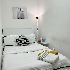 Проживание в семье Tanih Place, Абу-Даби